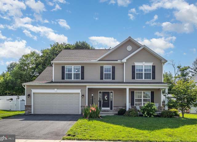 Property at 550 Council Dr, Harrisburg, PA 17111, 4 beds, 2.5 baths