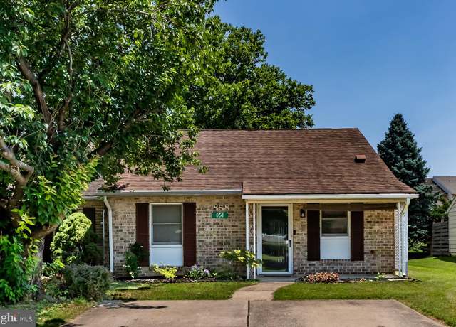 Property at 858 Rustic Hill Dr, Chambersburg, PA 17201, 2 beds, 1 bath