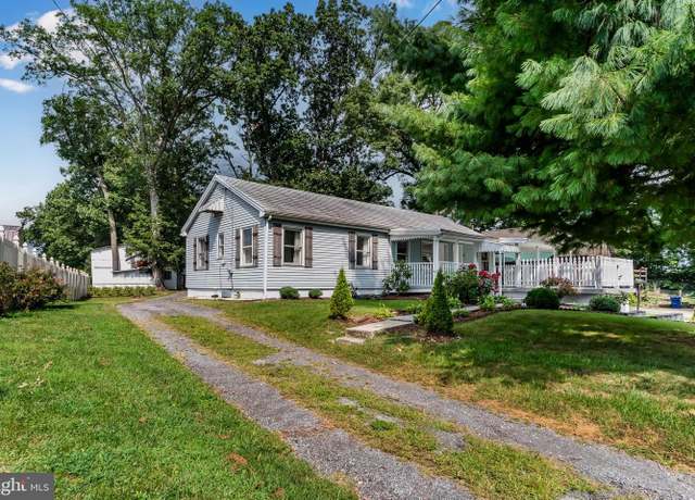 Property at 2103 Smoketown Road Rd, Fayetteville, PA 17222, 4 beds, 1 bath