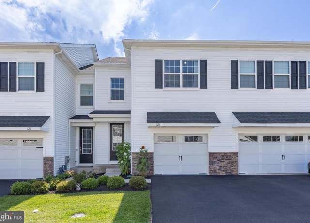 Property at 121 Golden Vale Dr, Royersford, PA 19468, 3 beds, 3.5 baths
