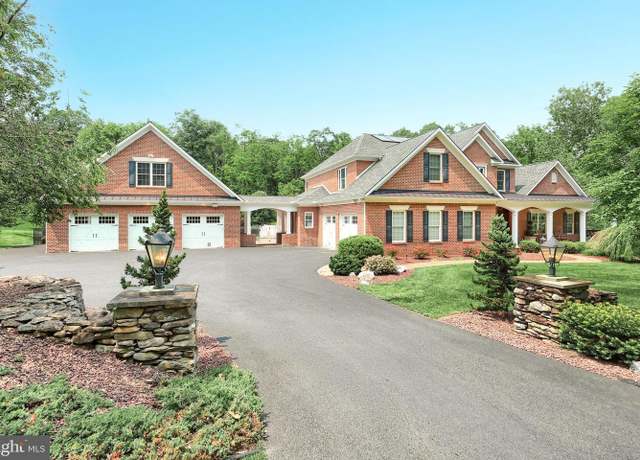 Property at 471 Shady Dell Rd, York, PA 17403, 6 beds, 6 baths
