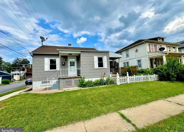 Property at 854 Wood St, York, PA 17404, 2 beds, 1 bath
