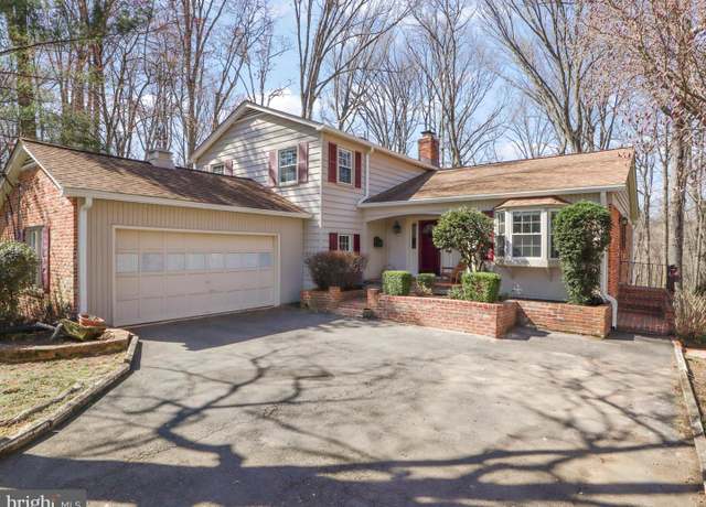 Property at 3611 Launcelot Way, Annandale, VA 22003, 5 beds, 3.5 baths
