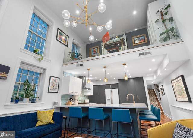 Property at 1111 M St NW #2, Washington, DC 20005, 2 beds, 2 baths