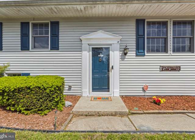 Property at 302 Gunning Bedford Dr, Dover, DE 19904, 4 beds, 2 baths