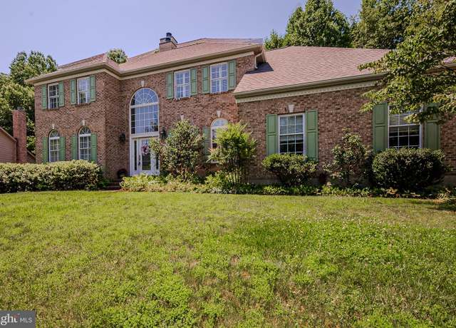 Property at 74 Hidden Valley Dr, Newark, DE 19711, 4 beds, 2.5 baths