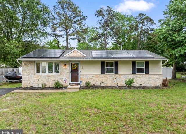 Property at 307 Seminole Trl, Browns Mills, NJ 08015, 3 beds, 1.5 baths