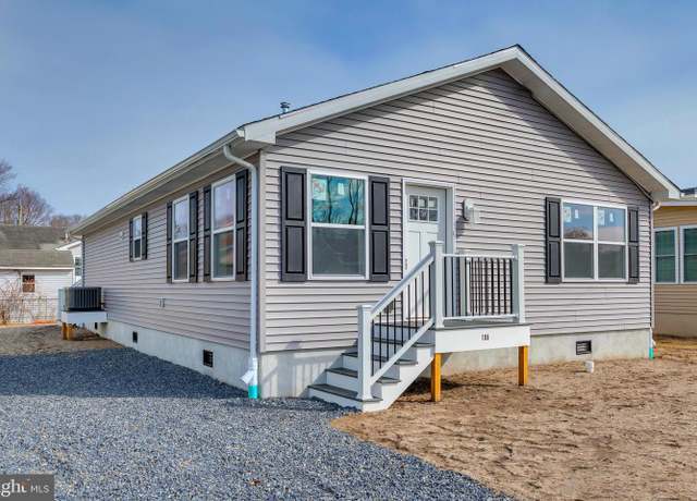 Property at 108 Sunray Beach Rd, Villas, NJ 08251, 3 beds, 2 baths