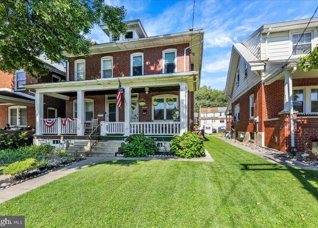 Property at 20 Myrtle Ave, Reading, PA 19606, 3 beds, 1.5 baths