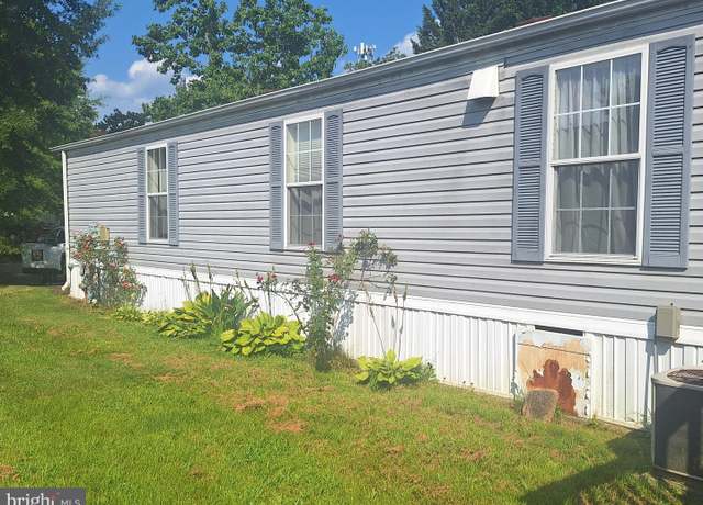 Property at 8 Rosewood Ln, Phoenixville, PA 19460, 3 beds, 2 baths