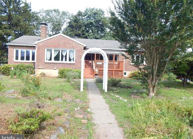 Property at 3317 Allen St, Easton, PA 18045, 4 beds, 3.5 baths