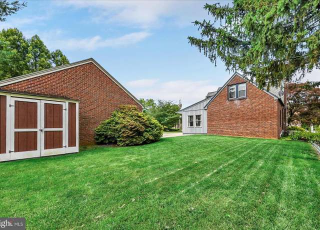 Property at 29 S Rockburn St, York, PA 17402, 3 beds, 1.5 baths