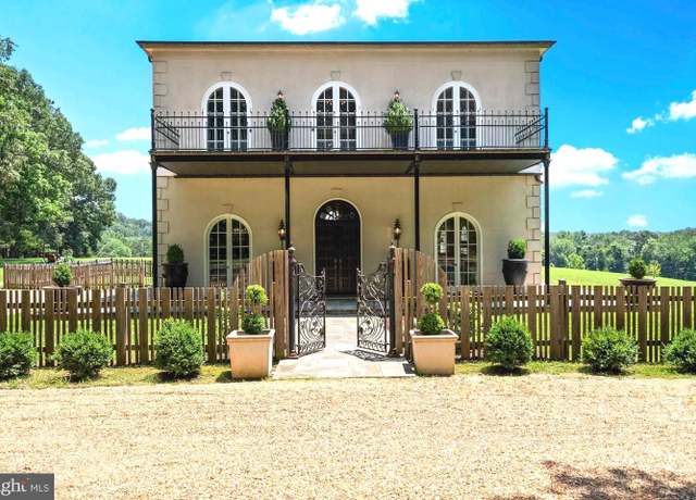 Property at 8833 N Wales Rd, Warrenton, VA 20186, 3 beds, 2.5 baths