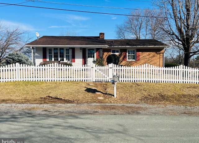 Property at 106 Donna Cir, Winchester, VA 22602, 5 beds, 3 baths