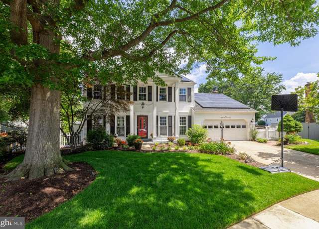 Property at 8327 Fran Ct, Lorton, VA 22079, 4 beds, 4 baths