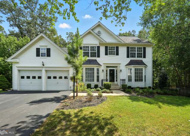 Property at 8439 Holstein Pony Ct, Gainesville, VA 20155, 4 beds, 2.5 baths