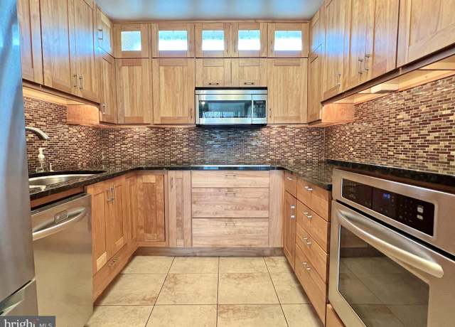 Property at 383 O St SW, Washington, DC 20024, 3 beds, 2.5 baths