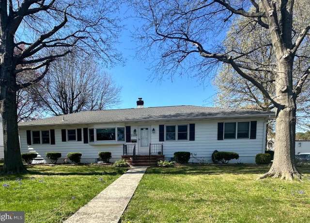 Property at 1125 E Division St, Dover, DE 19901, 4 beds, 2.5 baths