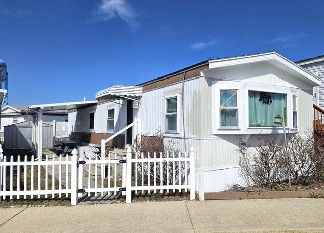 Property at 114 135th St Lot 215, Ocean City, MD 21842, 2 beds, 1 bath
