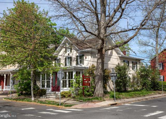 Property at 69 E Oakland Ave, Doylestown, PA 18901, 2 beds, 1.5 baths
