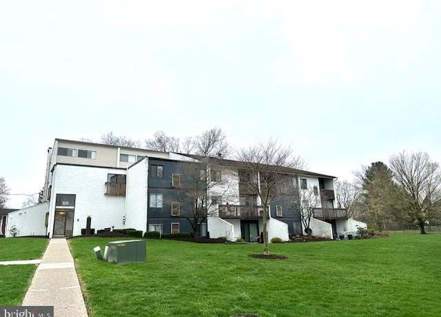 Property at 808 Stratford Dr #32, State College, PA 16801, 1 bed, 1 bath