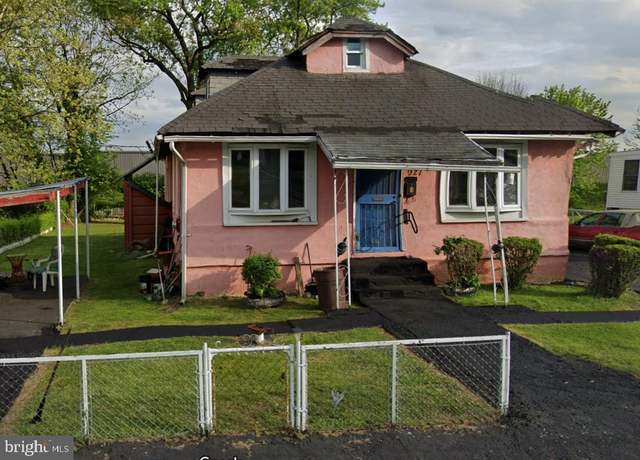 Property at 927-929 Jackson St, Sharon Hill, PA 19079, 3 beds, 1 bath