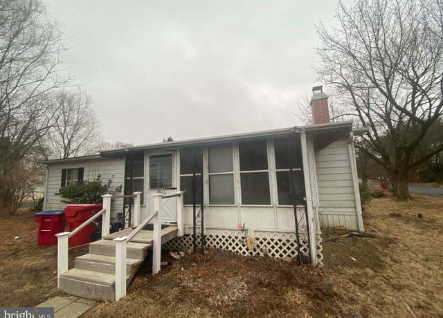 Property at 8966 Breinig Run Cir, Breinigsville, PA 18031, 2 beds, 2 baths