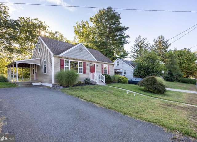 Property at 432 Manatawny St, Pottstown, PA 19464, 4 beds, 1 bath