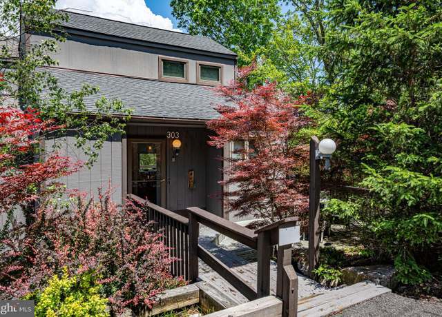 Property at 303 Cross Country Ln, Tannersville, PA 18372, 4 beds, 3.5 baths