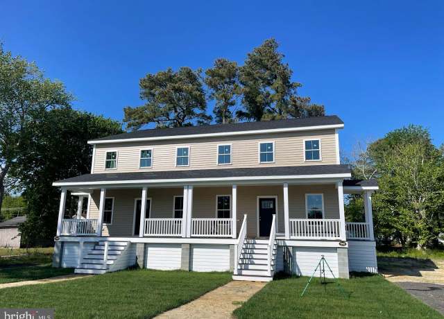 Property at 7923 East Side Rd, Chincoteague Island, VA 23336, 3 beds, 3.5 baths
