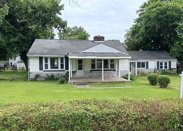 Property at 212 Coakley St, Fredericksburg, VA 22401, 3 beds, 1 bath