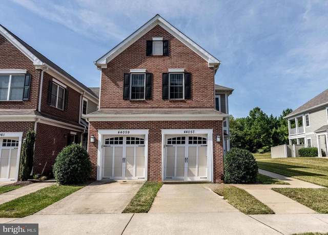 Property at 44057 Vaira Ter, Chantilly, VA 20152, 3 beds, 2 baths