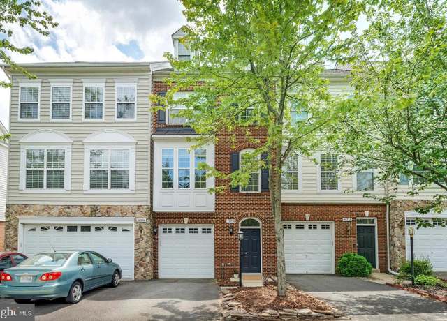 Property at 42576 Magellan Sq, Brambleton, VA 20148, 3 beds, 3.5 baths