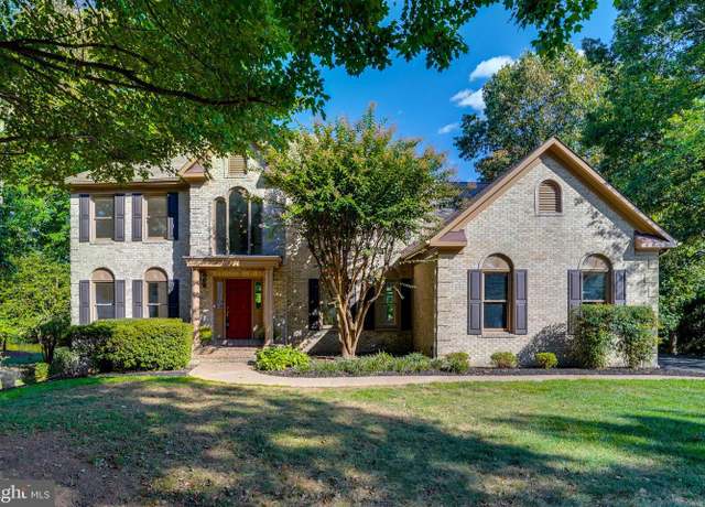Property at 8069 Crooked Oaks Ct, Gainesville, VA 20155, 4 beds, 4.5 baths