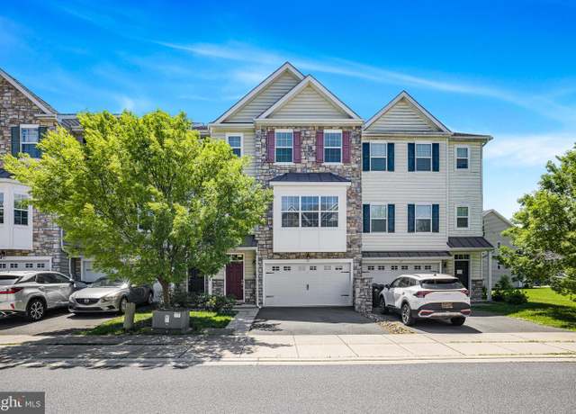 Property at 35 Munro Rd, Newark, DE 19711, 3 beds, 2.5 baths