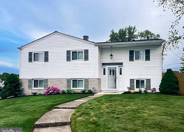Property at 8912 Michelle Ln, Glen Burnie, MD 21061, 5 beds, 1.5 baths