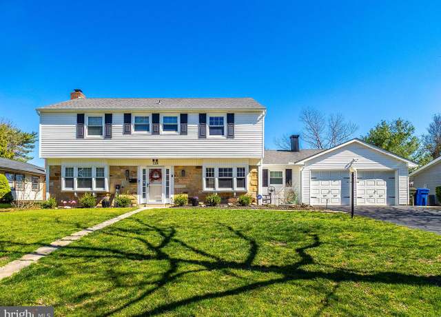 Property at 126 Club House Dr, Willingboro, NJ 08046, 4 beds, 2.5 baths