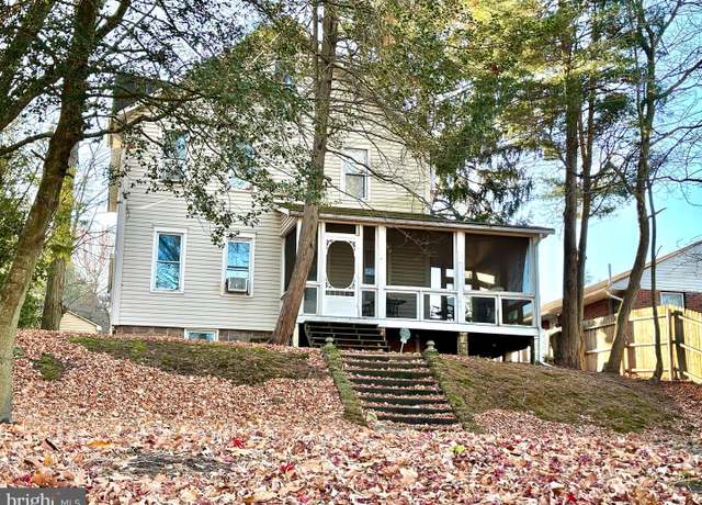 Property at 24 Erial Rd, Clementon, NJ 08021, 4 beds, 1.5 baths