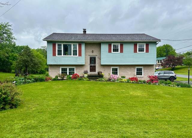 Property at 738 Lindia Dr, Chambersburg, PA 17202, 3 beds, 1.5 baths