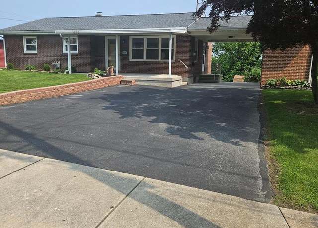 Property at 438 Maple St, Columbia, PA 17512, 3 beds, 1.5 baths
