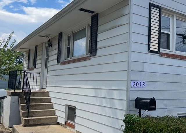 Property at 2012 S Lincoln St, Arlington, VA 22204, 3 beds, 2 baths