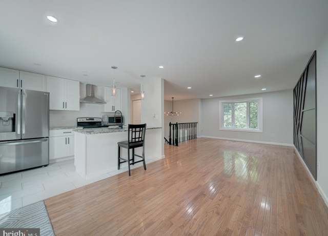 Property at 9117 Hunting Pines Pl, Fairfax, VA 22032, 4 beds, 4 baths