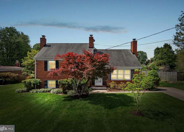 Property at 7607 Newcastle Dr, Annandale, VA 22003, 4 beds, 2.5 baths