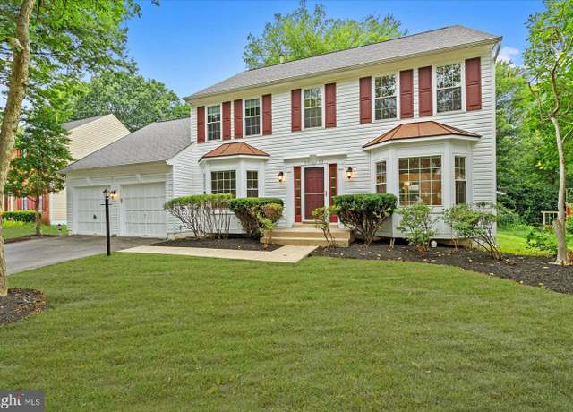 Property at 5512 Newhall Ct, Centreville, VA 20120, 5 beds, 3.5 baths