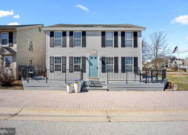 Property at 124 Canal St, Delaware City, DE 19706, 4 beds, 4 baths