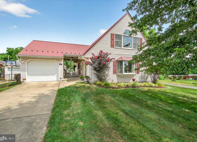 Property at 151 N Carroll St, Thurmont, MD 21788, 3 beds, 2 baths