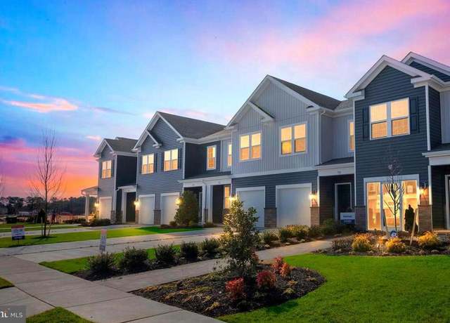 Property at 200 Hermosa Dr, Egg Harbor Township, NJ 08234, 3 beds, 2.5 baths