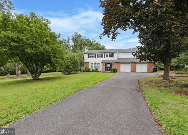 Property at 440 Moyer Rd, Harleysville, PA 19438, 5 beds, 3.5 baths