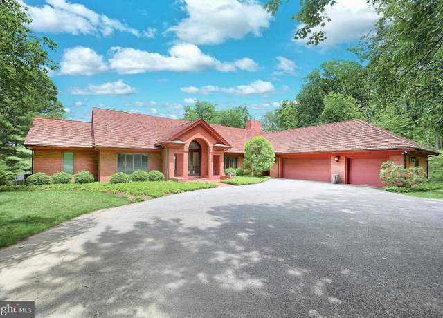Property at 174 Springhouse Ln, Spring Grove, PA 17362, 6 beds, 5.5 baths