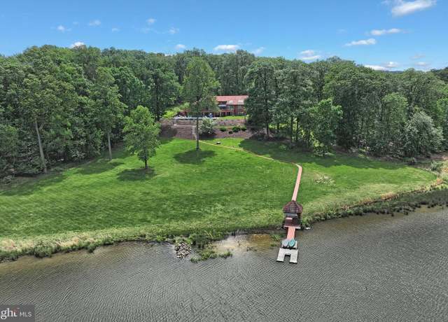 Property at 174 Springhouse Ln, Spring Grove, PA 17362, 6 beds, 5.5 baths